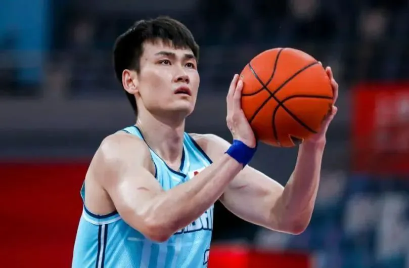 如何通过传球训练增强团队默契?_1